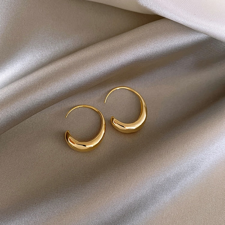 2023 Classic Copper Alloy Smooth Metal Hoop WOMEN Earrings