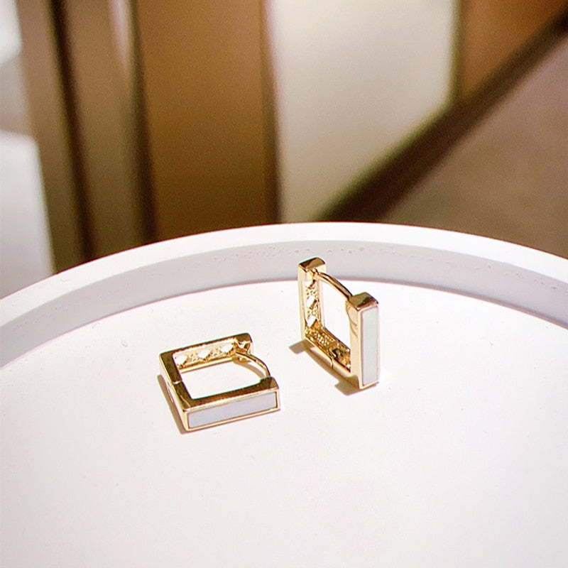 2023 Classic Copper Alloy Smooth Metal Hoop WOMEN Earrings