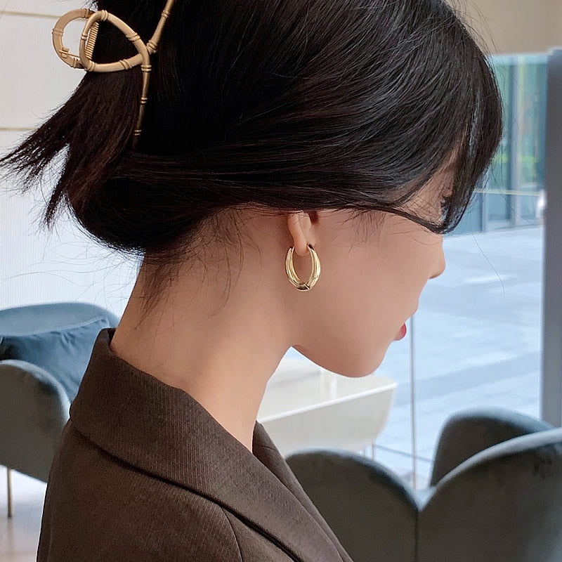 2023 Classic Copper Alloy Smooth Metal Hoop WOMEN Earrings
