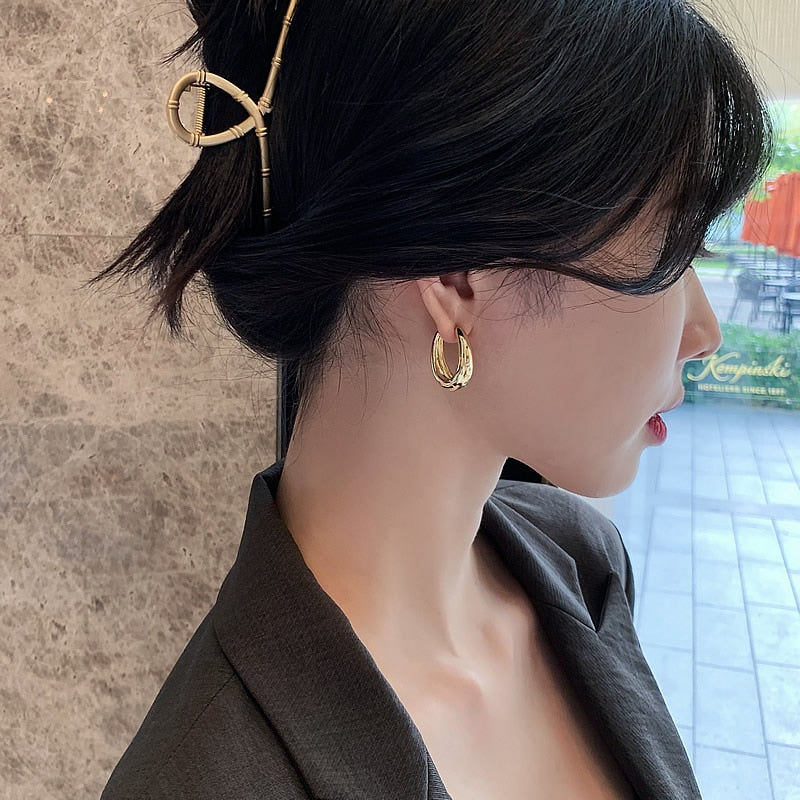 2023 Classic Copper Alloy Smooth Metal Hoop WOMEN Earrings