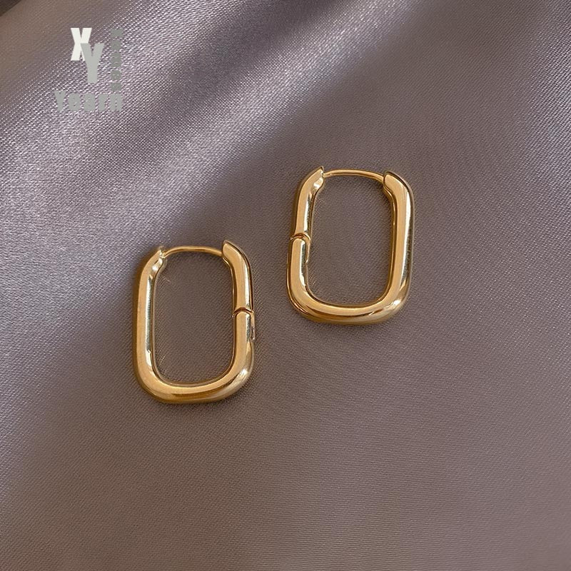 2023 Classic Copper Alloy Smooth Metal Hoop WOMEN Earrings