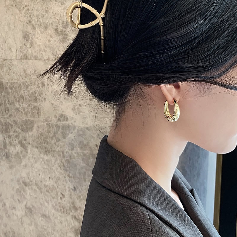 2023 Classic Copper Alloy Smooth Metal Hoop WOMEN Earrings