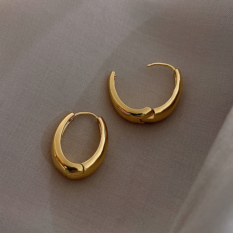 2023 Classic Copper Alloy Smooth Metal Hoop WOMEN Earrings